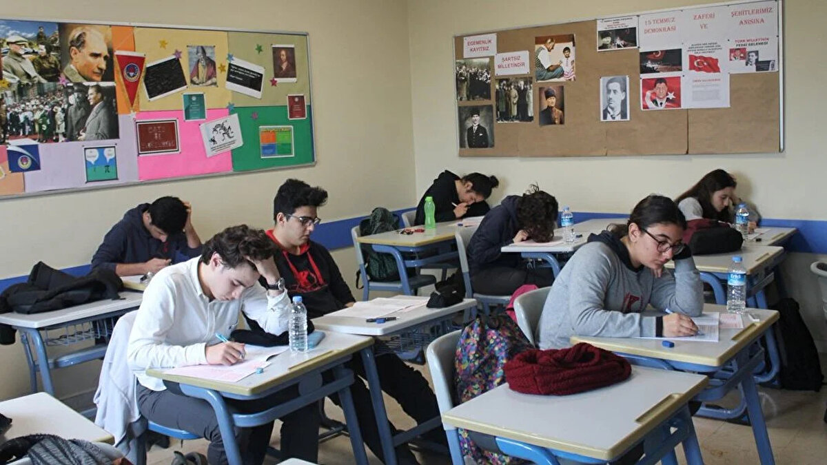 3+1 MODELİ: Lise eğitiminin "3+1" olması ve ilk 3 yılın zorunlu eğitim kapsamında, son 12'nci sınıfın ise üniversite sınavına hazırlık yılı olarak yapılandırılması, lise eğitiminin 3 yıla düşürülmesi ve bunun sonunda öğrencilere diploma verilmesi.