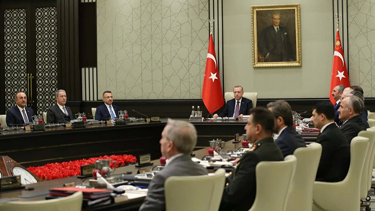 KABİNEYE SUNULACAK<br>Lise eğitimiyle ilgili yapılan çalışmalar Cumhurbaşkanı Erdoğan başkanlığındaki Kabine toplantısında da sunulacak. Milli Eğitim Bakanı Yusuf Tekin katıldığı bir TV programında şu açıklamayı yapmıştı: