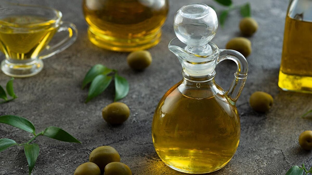 Listeye yeni eklenen markalarda; zeytinyağı ürünlerine tohum yağı karıştırılması, peynirde yağ oranının düşük olması, balda hile gibi uygunsuzluklar tespit edildi.