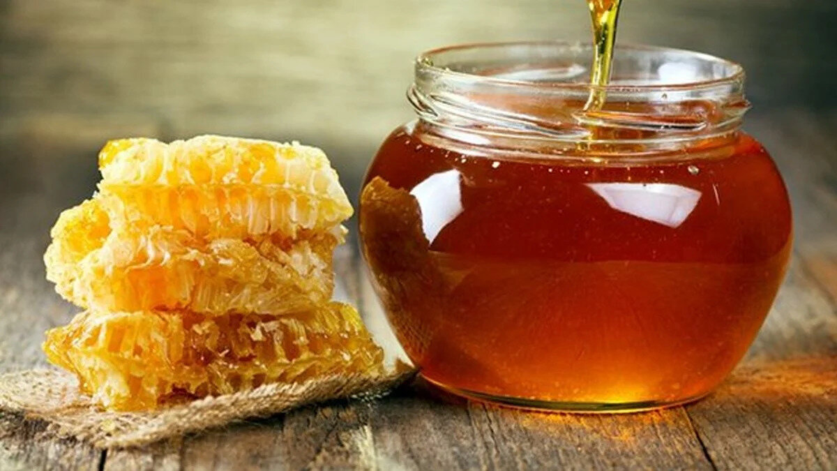 Ankara'nın Akyurt ilçesinde birden fazla firmanın süzme çiçek balında hile yaptığı belirlendi.