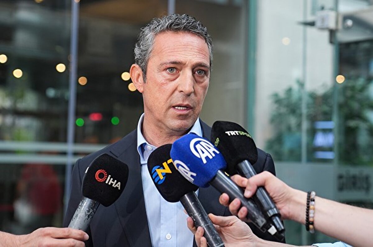 "Türkiye'de bahisle mücadele eden tek bir takım var Fenerbahçe. Başka kimse bunu merak etmiyor, sormuyor bile. Bahis varsa şike var. Toplumsal boyutunu anlatmıyorum bile. Niye bizim kulübümüz bu işlerle hiç anılmadı? Biz çaycı alırken bile adamın sosyal medyasına bakıyoruz."