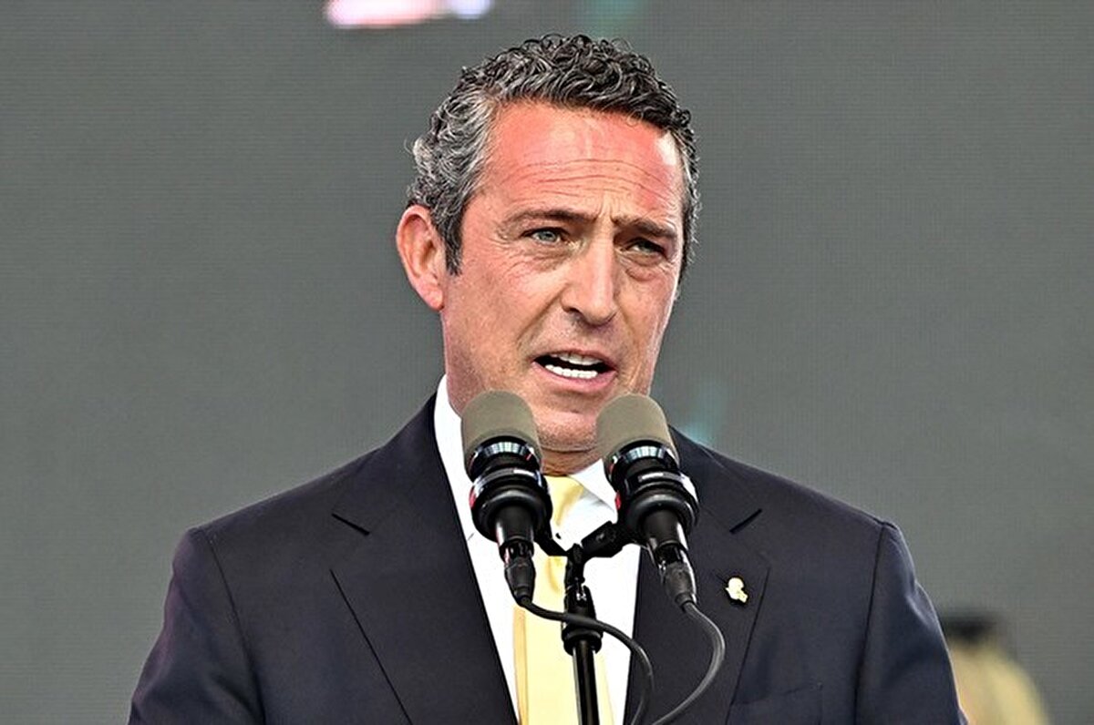 "Jose Mourinho Fenerbahçe'yi şampiyon yapacak inancındayız. Yönetimde de istikrar gerekiyor. Biz bu seneki planlamamızda 4 tane Skriniar seviyesinde zirve oyuncu almamız ve takımı hızlandırmamız gerektiğini söyledik. Önümüzdeki sezonun planı hazır şu anda." 