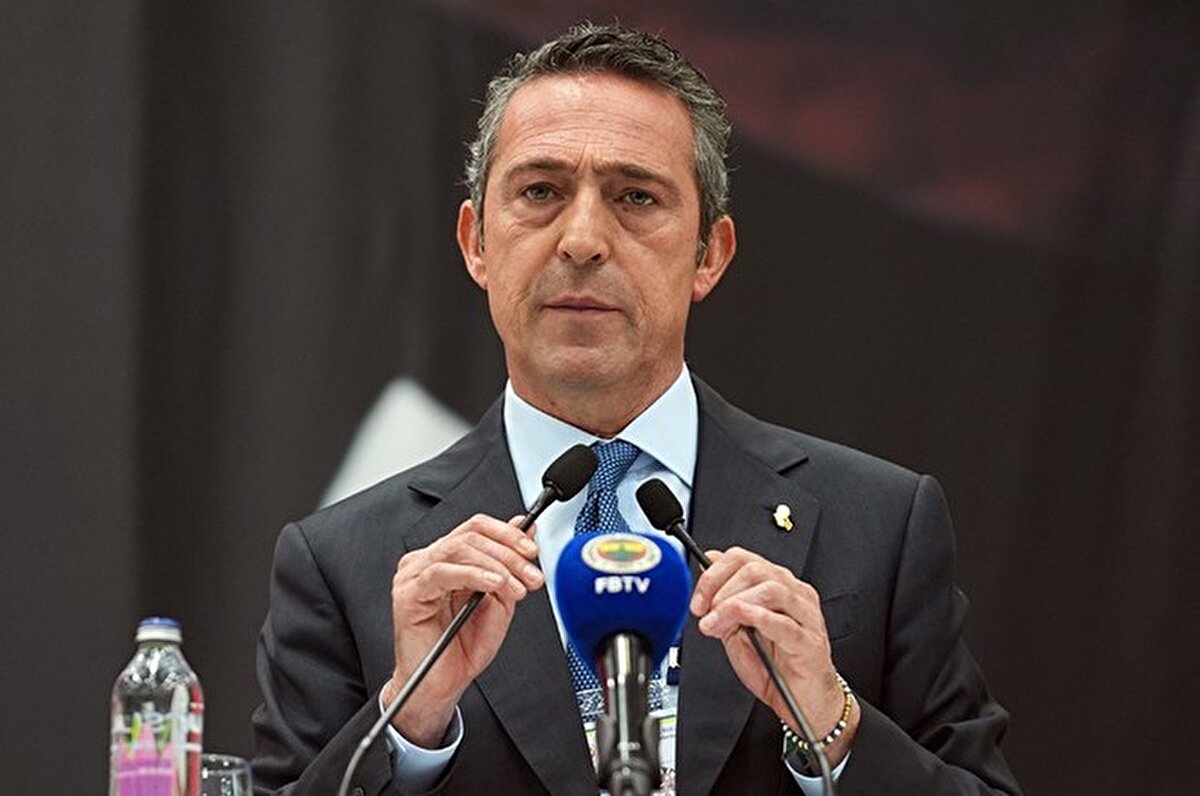 "Tadic ile Dzeko bizde eksik olan bir şeyi yerine getirdiler. Soyunma odası liderliğini getirdiler. Bizim kulübe liderlik getirdiler. Balkan sporcular farklı oluyor. Yeri geldi onlar da yuhalandılar. Bizim düşüncemiz gelecek sezon gidenler olmazsa 4 isim daha gelecek."