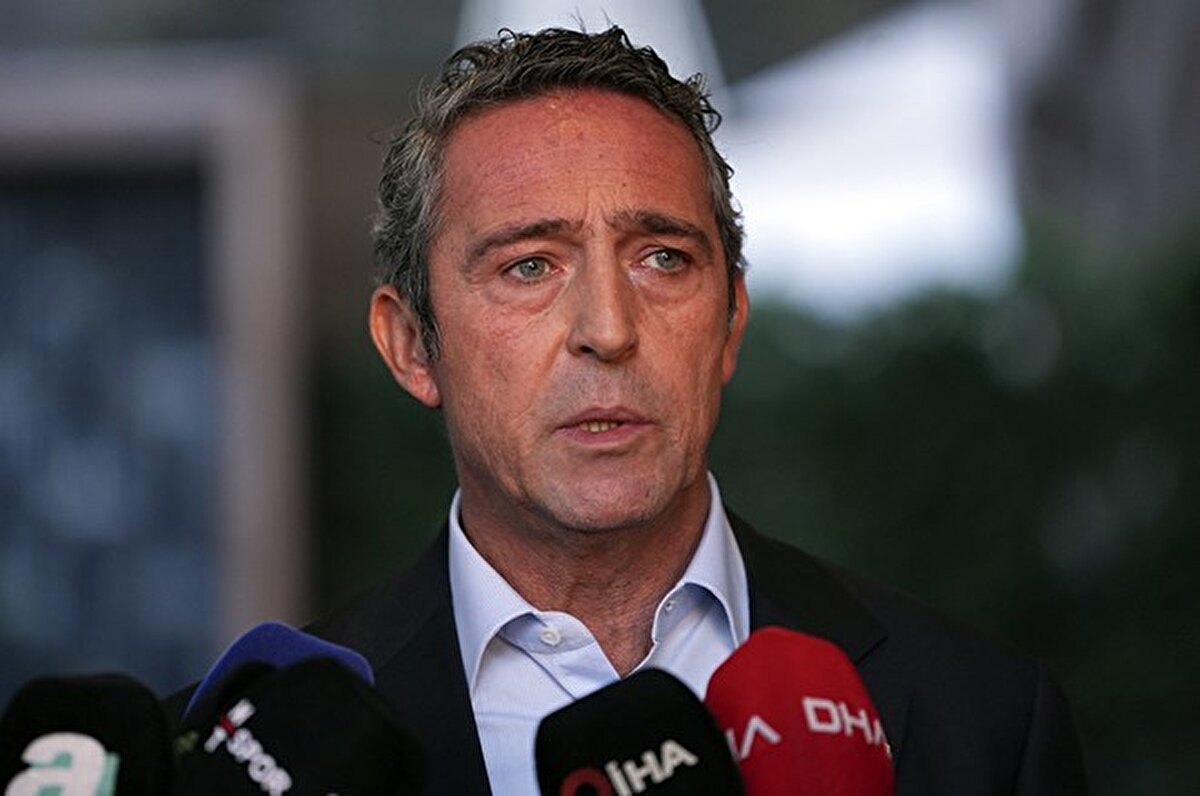 "Forvetlerimiz az mı gol attı? Hayır. Ama Osimhen başka bir kategori, o da 40 yılın başında gelir. Gidecek mi kalacak mı falan konuşuluyor. Hesap, kitap, vergi, anlaşma kurallara göre yapılırsa limitte yer kalmaz ki."