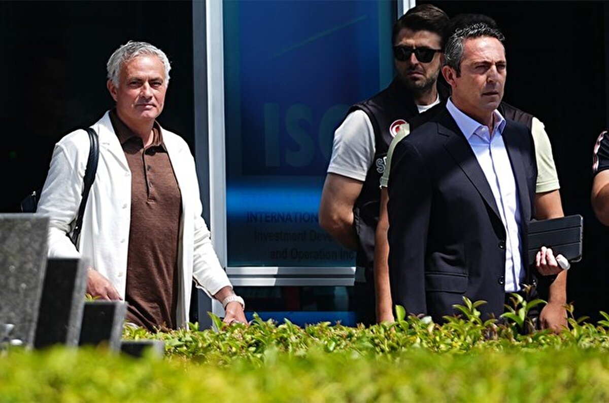 "Benim Fenerbahçe'den alacağım yok, şampiyonluk borcum var. Aziz Yıldırım stada 85 milyon dolar harcadı. 6 olimpik branşta faaliyet gösteriyorsan, devlet stadı tahsis edebiliyor. Biz herkesten daha çok kira ödüyoruz. Maltepe tesisini yaparsak, en değerli mirasımız olacak."