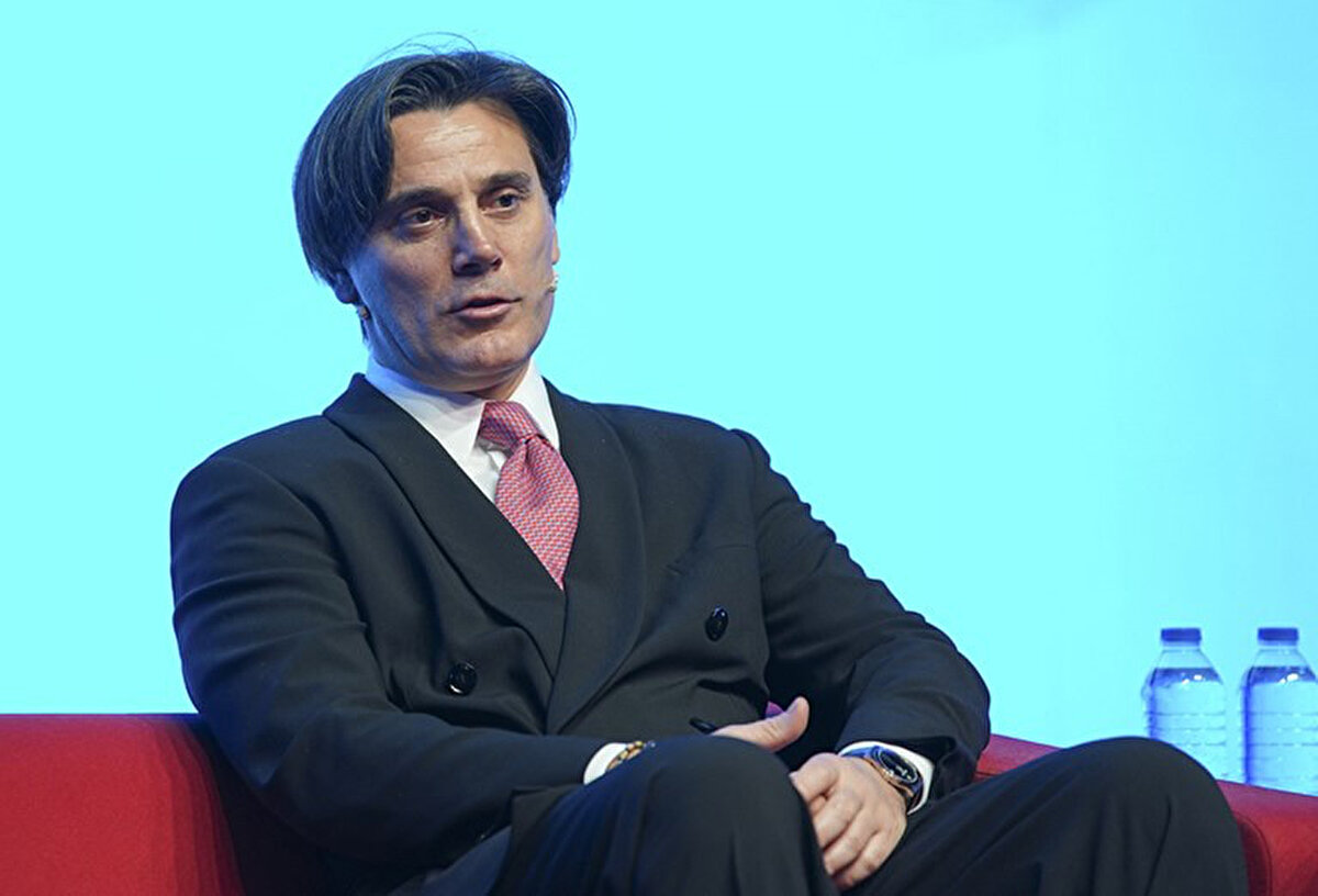 Bu arada federasyon, deneyimli teknik adam ile sonuna kadar yola devam edeceklerinin altını özellikle çizdi.<br>