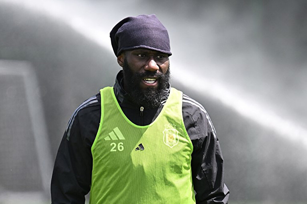 Beşiktaş'ta sezonun ilk yarısındaki performansıyla eleştiri oklarının hedefi haline gelen ve sezon sonunda takımdan gönderilecek oyuncular arasında gösterilen Arthur Masuakus, Ole Gunnar Solskjaer'in teknik direktörlüğe getirilmesinin ardından bambaşka bir kimliğe büründü.<br>