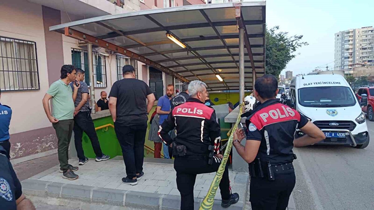 Öte yandan, Neriman Onur’un ölüm haberini alan bir kadın olay yerine gelerek gözyaşlarına boğuldu.