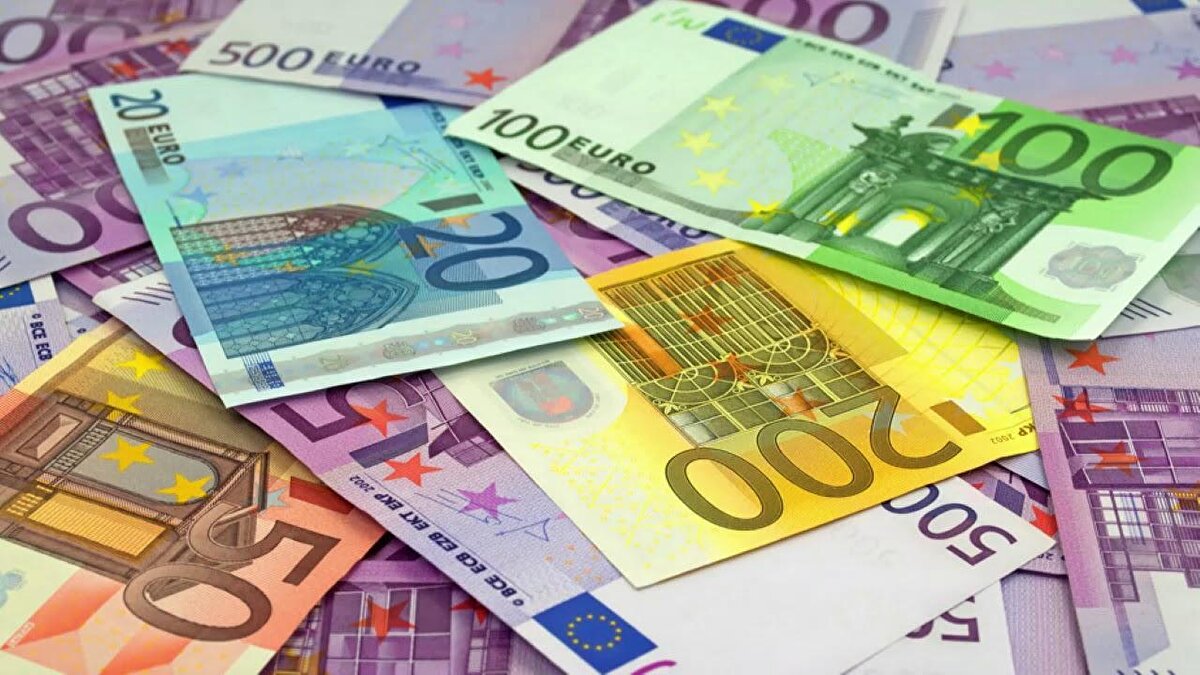 Yİ-ÜFE ile indirgendiğinde; yatırım araçlarından Euro yüzde 4,07 ve mevduat faizi (brüt) yüzde 0,44 oranlarında yatırımcısına reel getiri sağlarken; Amerikan Doları yüzde 0,03, Devlet İç Borçlanma Senetleri (DİBS) yüzde 7,39 ve BIST 100 endeksi yüzde 9,93 oranlarında yatırımcısına kaybettirdi.