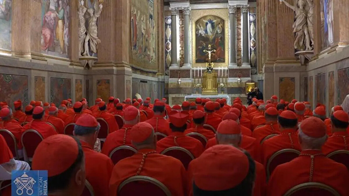 Papa seçildi açıklaması, sadece dini bir törenin sonucu değil; aynı zamanda küresel ölçekte siyasi, sosyal ve kültürel anlamlar taşıyan bir gelişme. Her papa seçildi duyurusu, Katolik Kilisesi'nin yeni dönemdeki yaklaşımlarına dair ipuçları da veriyor. Bu bağlamda Robert Prevost’un yeni papa olarak seçilmesi, birçok yorumcu tarafından “denge” ve “diplomasi” döneminin işareti olarak değerlendiriliyor.