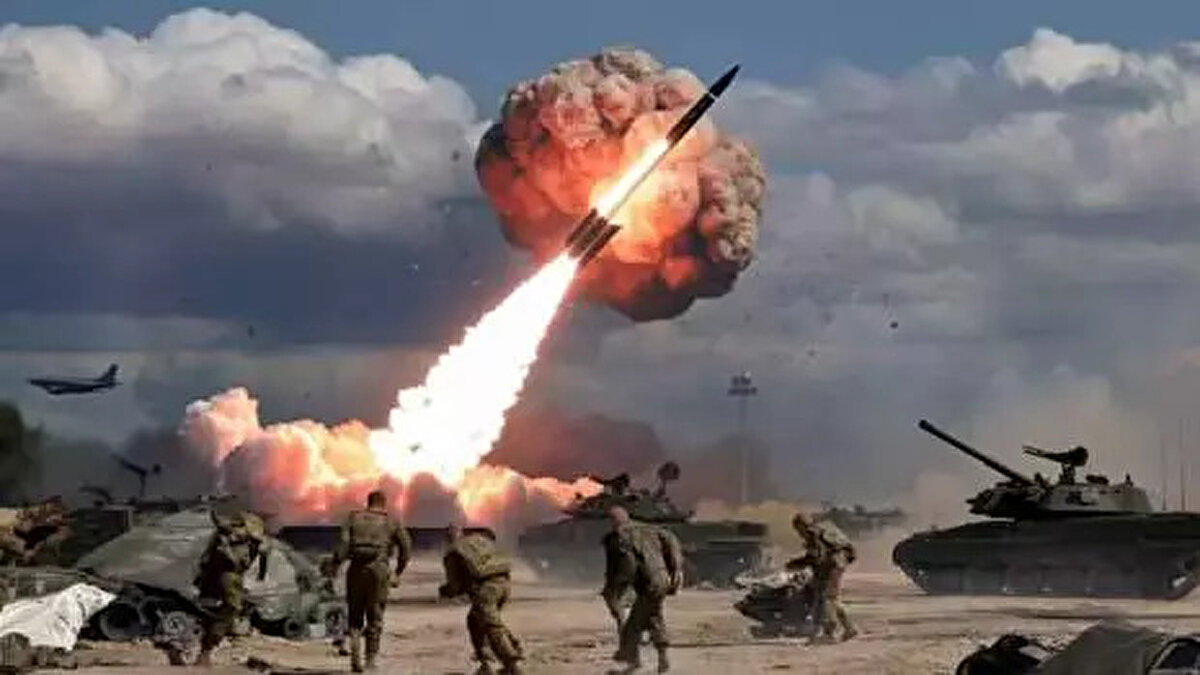 Amerika Birleşik Devletleri (ABD)<br><br>Savaş başlığı: 1.750 / 7.000<br><br>İlk test yılı: 1945 (“Trinity”)<br><br>