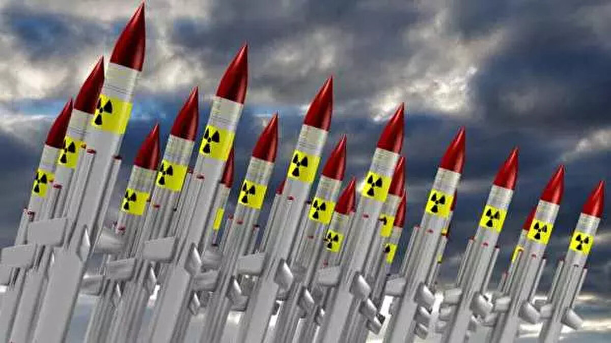 NATO üyesi olup nükleer silah sahibi ülkeler ABD, Birleşik Krallık ve Fransa’dır; ancak nükleer paylaşımda yalnızca ABD silah temin ediyor.