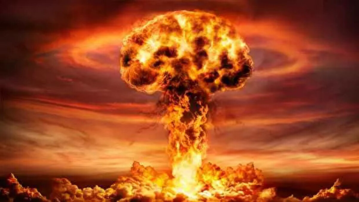 Fransa<br><br>Savaş başlığı: 280 / 300<br><br>İlk test yılı: 1960 (“Gerboise Bleue”)