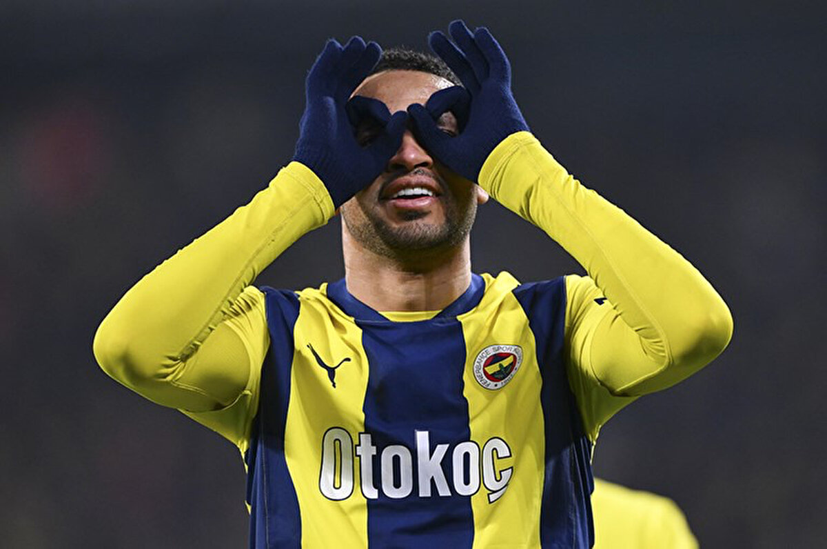 Fenerbahçe sezon başında Sevilla'dan renklerine bağladığı Youssef En-Nesyri ile yolları ayırmayı planlıyor.<br>