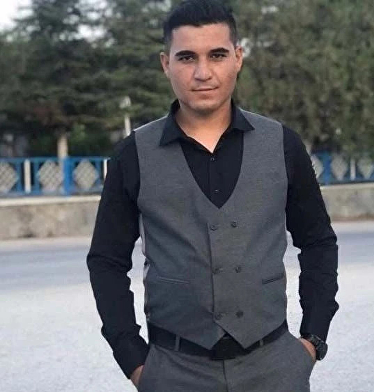 PİYADE UZMAN ÇAVUŞ, SON YOLCULUĞUNA UĞURLANDI<br><br>Dal'ın cenazesi daha sonra Büyük Cami önüne getirildi. Burada düzenlenen törene Aksaray Valisi Mehmet Ali Kumbuzoğlu, protokol üyeleri, askeri erkan, ailesi, yakınları ve vatandaşlar katıldı. Dal'ın cenazesi törenin ardından köy mezarlığına defnedildi.