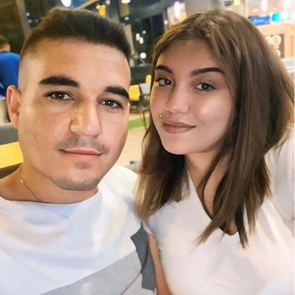 KAZADAN 2 SAAT ÖNCE EŞİNDEN İKİZ ÇOCUKLARININ FOTOĞRAFINI İSTEMİŞ<br><br>3 yıl önce evlenen Dal'ın, dün saat 16.00 sıralarında eşi Melike Dal ile telefonla konuştuğu, ikiz çocukları Neva Ada ve Ayaz Buğra'nın fotoğrafını istediği öğrenildi.