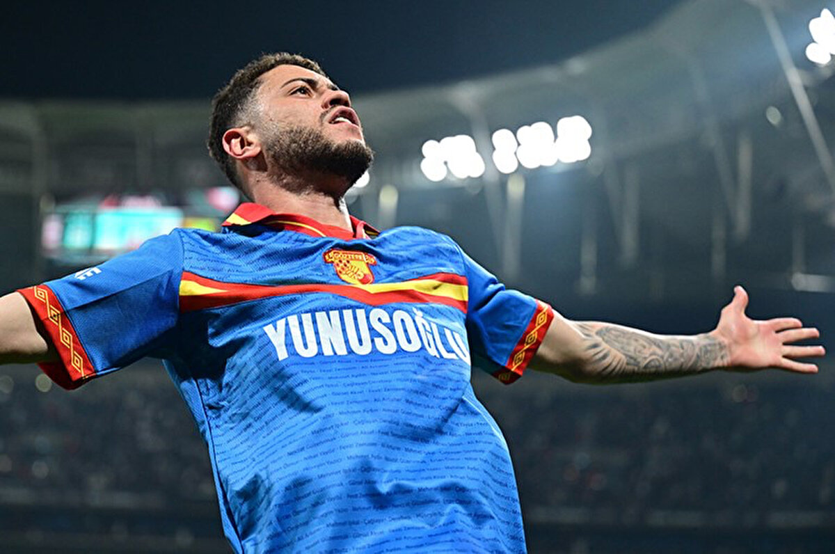 Göztepe'nin Brezilya ekibi Athletico'dan 2.5 milyon euroya kadrosuna kattığı Romulo, Süper Lig'de bu sezon harikalar yarattı.<br>