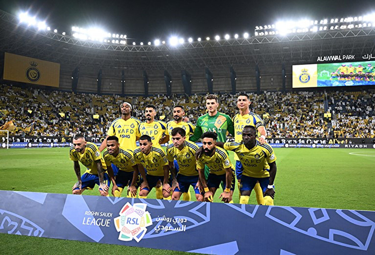 Karşılaşmada 2 farklı geriye düşen Al Ittihad, Al Nassr'ı 3-2 mağlup etmeyi başardı.<br>