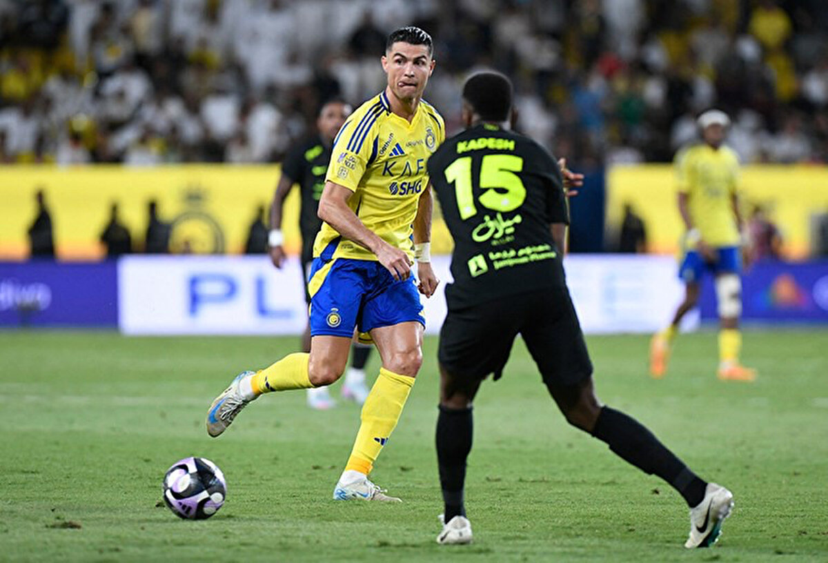 Suudi Arabistan Ligi'nin 30. haftasında Ronaldo'nun formasını giydiği Al Nassr, Benzema'nın kaptanlığını yaptığı Al Ittihad'ı konuk etti.<br>