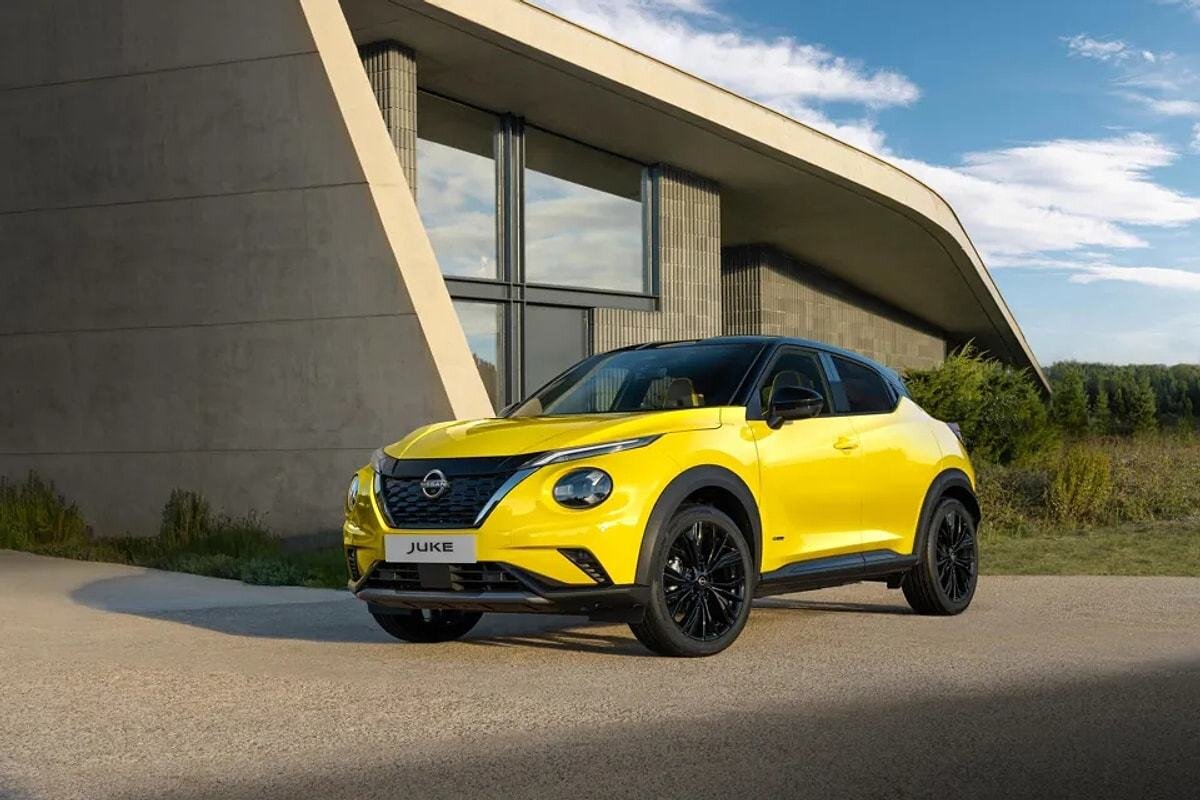 Nissan Juke Fiyat Listesi Mayıs 2025<br><br>1.0 DIG-T 115PS 6MT Tekna 1.599.500 TL I Nakit Alım İndirimli Liste Fiyatı: 1.499.500 TL<br><br>1.0 DIG-T 115PS DCT Tekna 1.814.500 TL I Nakit Alım İndirimli Liste Fiyatı: 1.714.500 TL<br><br>1.0 DIG-T 115PS DCT Platinum 1.908.700 TL I Nakit Alım İndirimli Liste Fiyatı: 1.808.700 TL<br><br>1.0 DIG-T 115PS DCT N-Design 2.002.800 TL I Nakit Alım İndirimli Liste Fiyatı: 1.902.800 TL<br><br>1.0 DIG-T 115PS DCT N-Sport 2.002.800 TL I Nakit Alım İndirimli Liste Fiyatı: 1.902.800 TL<br><br>1.0 DIG-T 115PS DCT Platinum Premium 2.116.800 TL I Nakit Alım İndirimli Liste Fiyatı: 1.966.800 TL