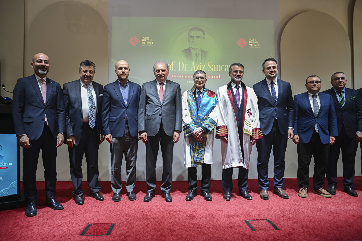 Törene Gençlik ve Spor Bakan Yardımcısı Enes Eminoğlu ve İlim Yayma Vakfı Mütevelli Heyeti Başkanı Bilal Erdoğan ile akademisyenler de katıldı.