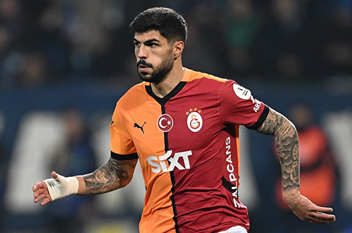 Orta sahada Sara'yla birlikte yine Mario Lemina ve Lucas Torreira'nın görev yapacağı aktarılırken Eren Elmalı'nın tam hazır olmaması halinde Ismail Jakobs'un sol bekte oynayacağı kaydedildi.<br>