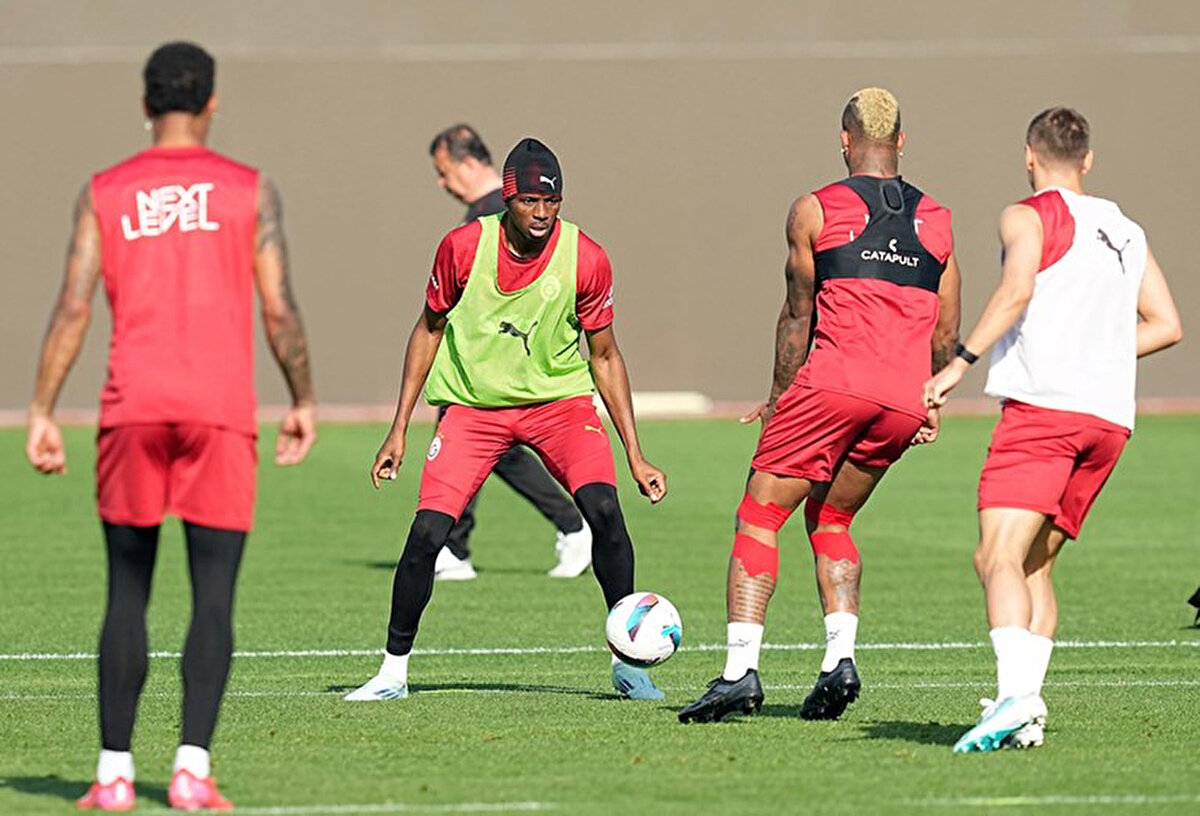 Süper Lig'de şampiyonluk için geri sayıma geçen Galatasaray'da hafta sonu oynanacak Trabzonspor maçının hazırlıkları sürüyor. <br>