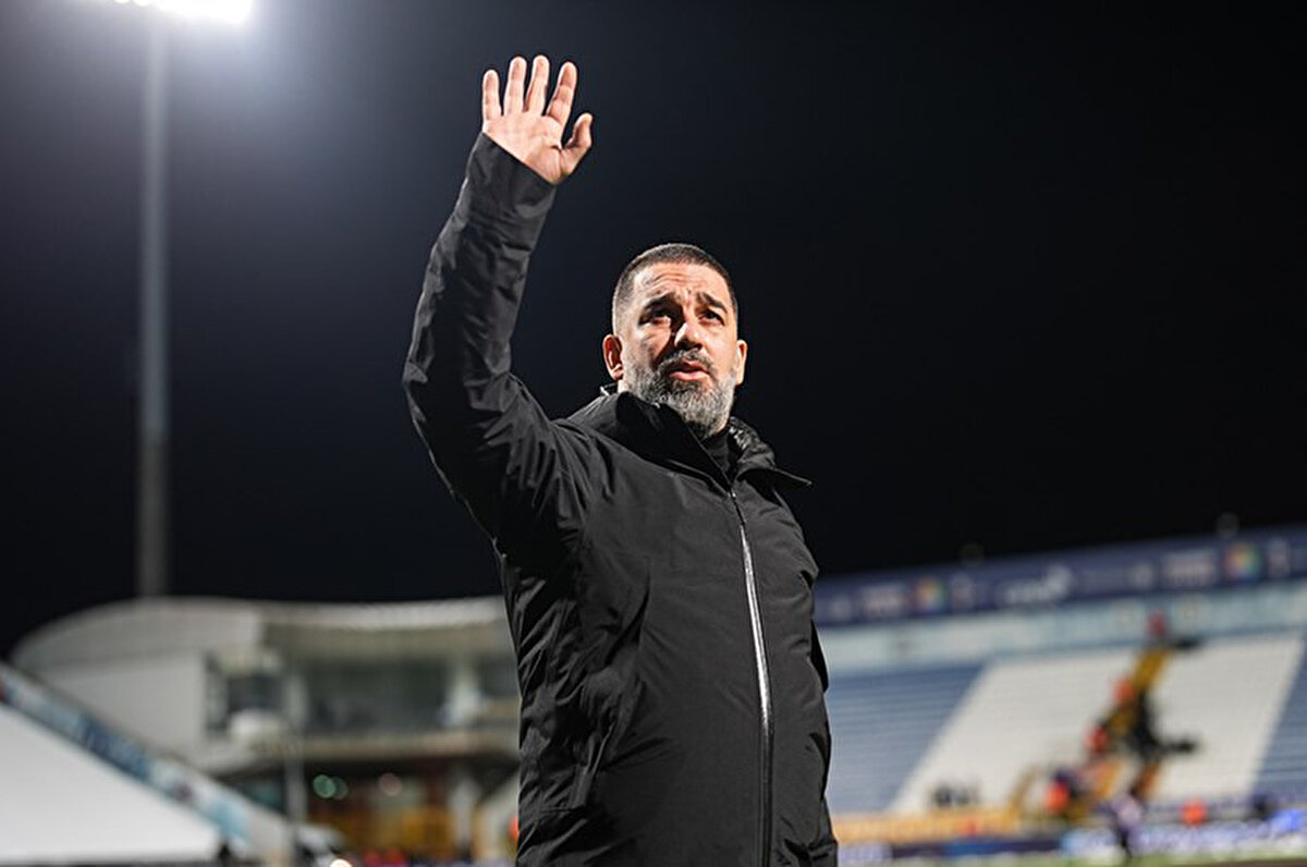 HT Spor'da yer alan habere göre Arda Turan, Ukrayna Ligi takımlarından Shaktar Donetsk'le büyük ölçüde anlaşma sağladı.<br>