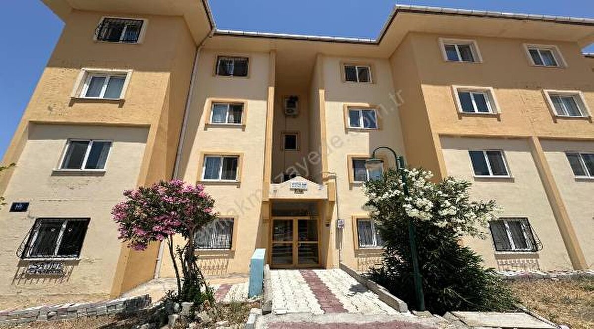 İzmir Menemen - 81,52 m² konut<br><br>Muhammen bedel:<br>₺2.387.718,00