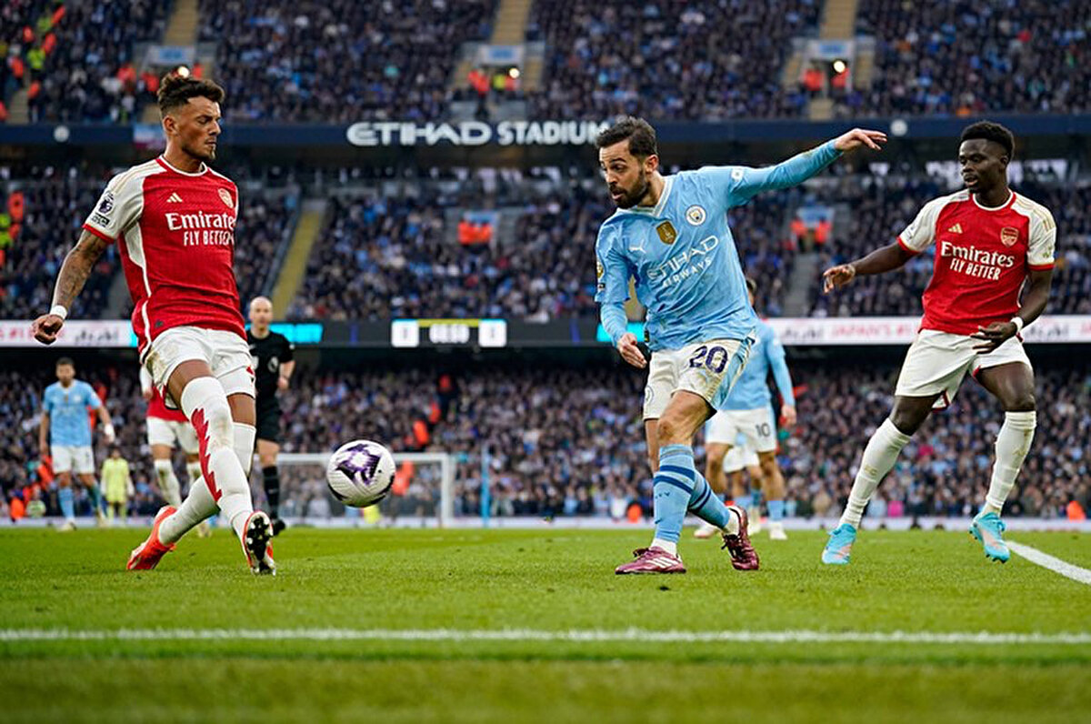 Sarı-kırmızılıların bu doğrultuda listesindeki tepe isimlerden birinin Manchester City'den ayrılmayı planlayan Bernardo Silva olduğu aktarıldı.<br>