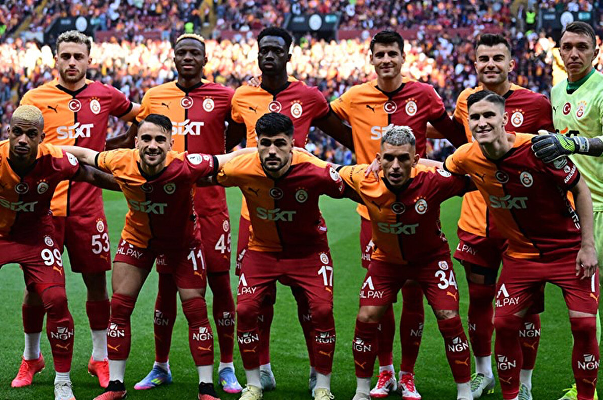 Süper Lig ve Türkiye Kupası'nda zafere çok yakın olan Galatasaray'da sezonun sona ermesiyle birlikte talipleri olan futbolcuların akıbetinin ne olacağı merak konusu.<br>