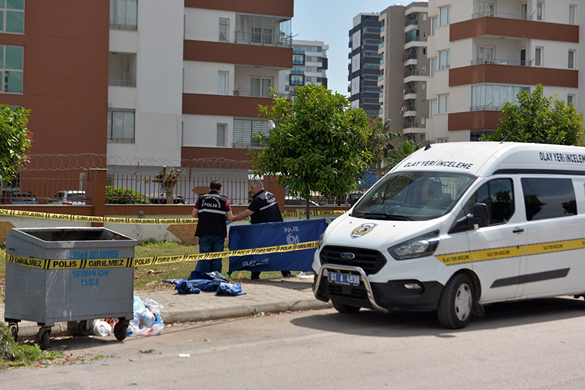 Polisi aradık. Polisler geldi, o esnada kafatası olduğunu söylediler, bizde bu şekilde öğrendik”dedi.