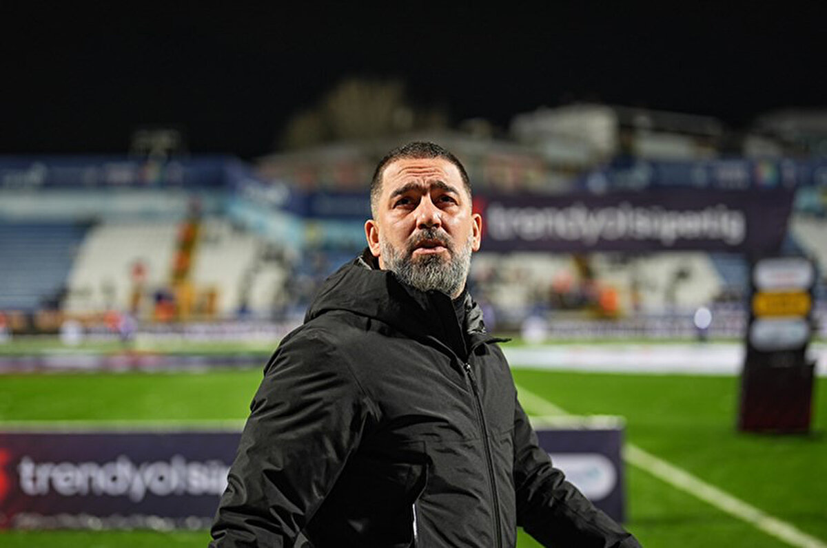 Haberde, "Arda, Eyüpspor'daki görevi biter bitmez Simeone ve Luis Enrique yönetiminde oluşturduğu stili Doğu Avrupa'nın en büyüklerinden birine taşıyacak." ifadeleri yer aldı.<br>