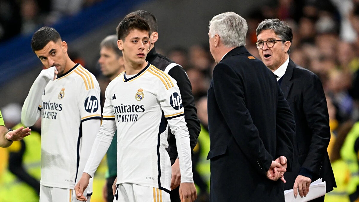 LaLiga'da yarın oynanacak El Clasico, sezonun kaderini belirleyecek. Real Madrid Teknik Direktörü Carlo Ancelotti, Barcelona-Real Madrid maçı öncesi basın toplantısında konuştu ve milli futbolcu Arda Güler'e de değindi.<br>