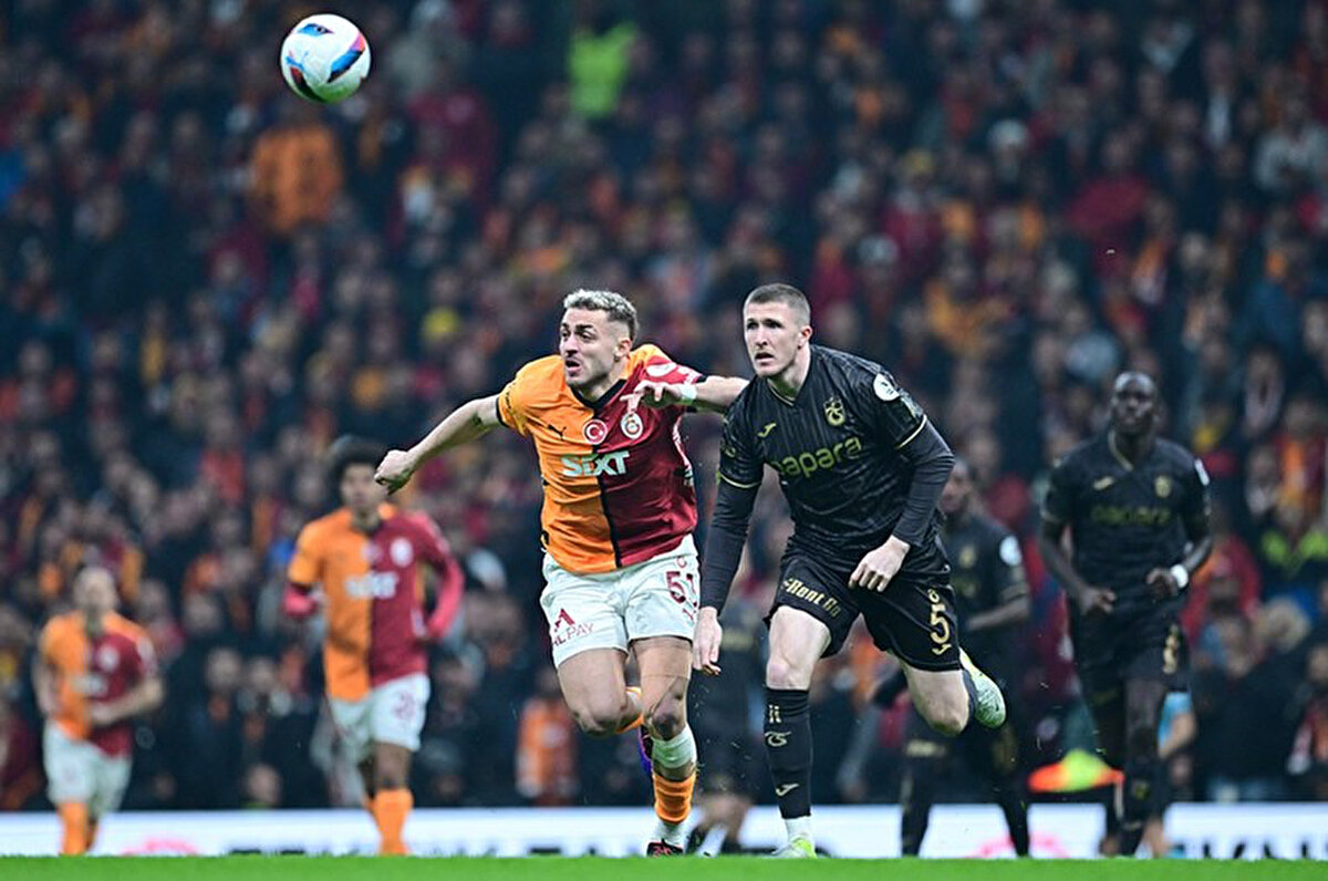 İşte iki takımın 11'leri