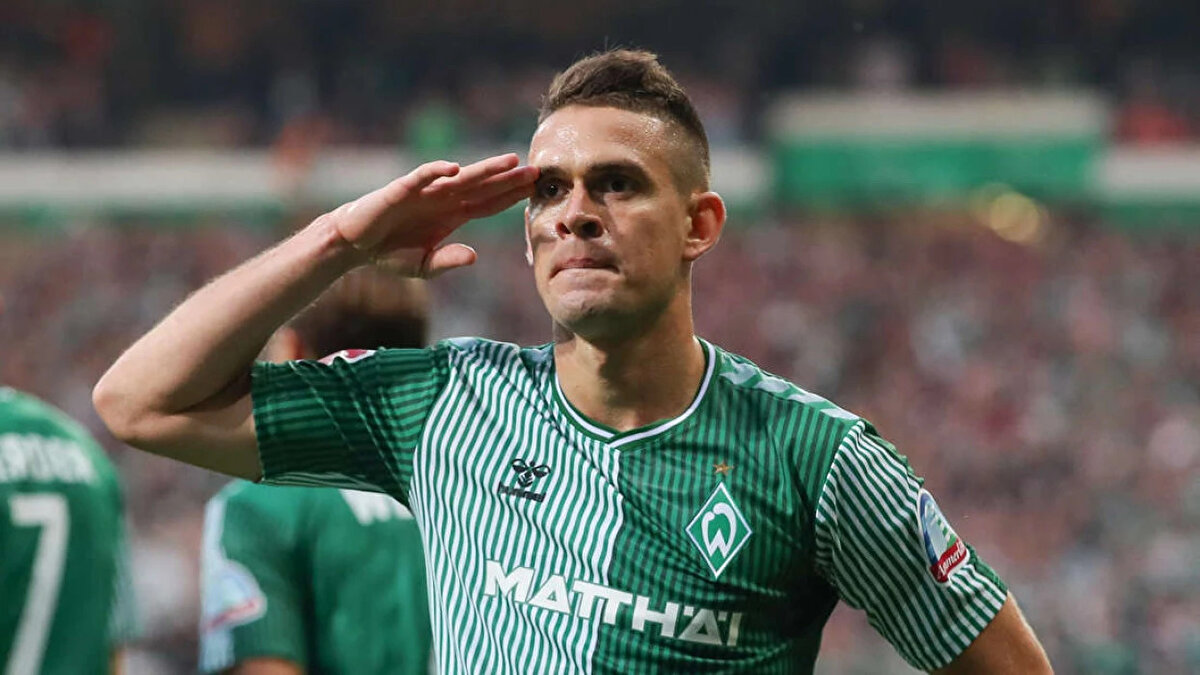 YUNANİSTAN’DAN DA İLGİ VAR<br><br>Transferde yalnızca Beşiktaş değil; Panathinaikos da devrede. Yunan ekibinin, Avrupa kupalarına katılma şansını değerlendirmek adına Ducksch’ın temsilcileriyle iletişim kurduğu ifade ediliyor. Ancak şu ana kadar ne Beşiktaş ne de Panathinaikos, Werder Bremen ile resmi bir görüşme gerçekleştirmedi.