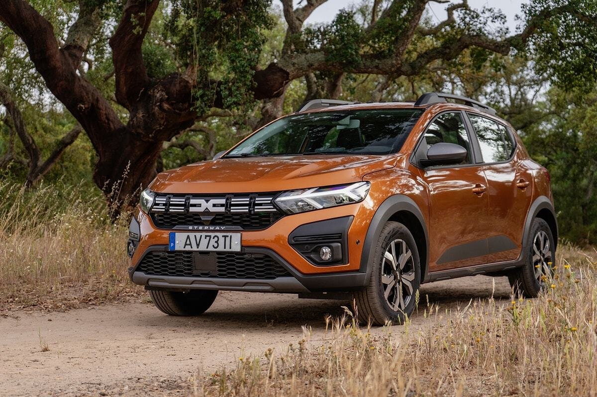 Dacia Sandero Stepway Fiyat Listesi Mayıs 2025<br><br>Expression Stepway Tce 90 bg CVT 1.313.000 TL<br><br>Extreme Stepway Tce 90 bg CVT 1.363.000 TL