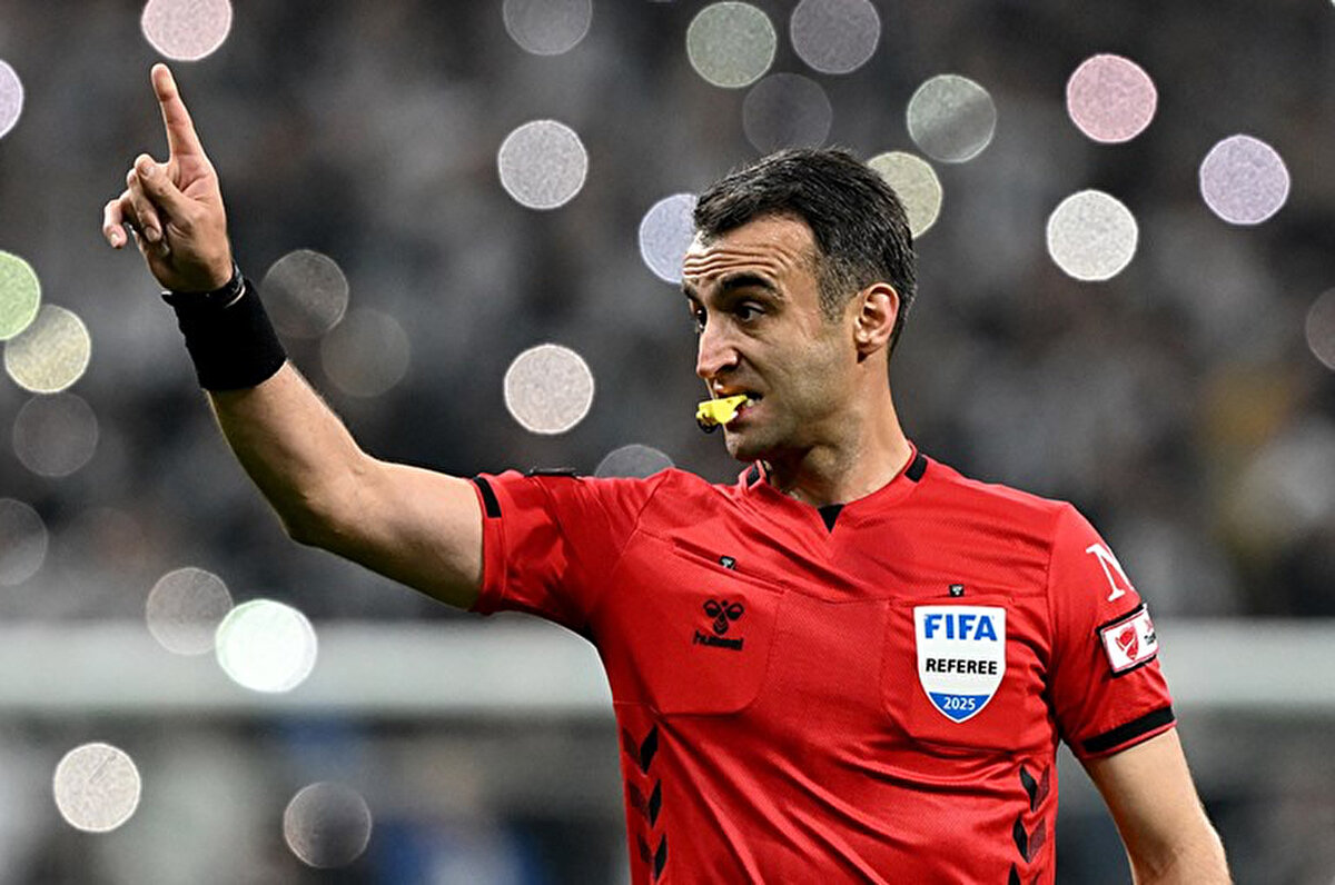 Atilla Karaoğlan pozisyonun dışarıda olduğunu belirtti ve serbest vuruş verdi. Pozisyonun çizgi üzerinde olduğunu düşünen Trabzonspor ise penaltı bekledi.<br>