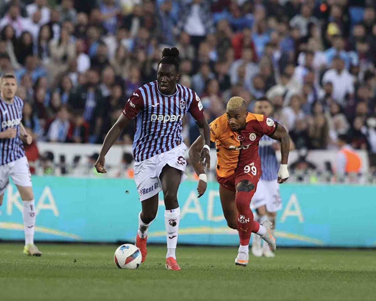 Bu sonuç ile şampiyonluğa bir adım daha yaklaşan Okan Buruk'un ekibi önümüzdeki hafta Kayserispor mücadelesinde 1 puan alması halinde diğer sonuçlara bakmaksızın şampiyon olacak