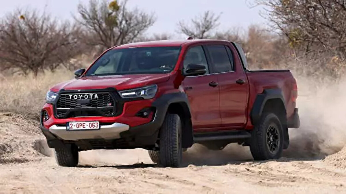 TOYOTA-<br><br> <br><br>Toyota Hilux 800 bin liraya 12 ay vade, yüzde 1.99 faiz oranı sunuluyor.