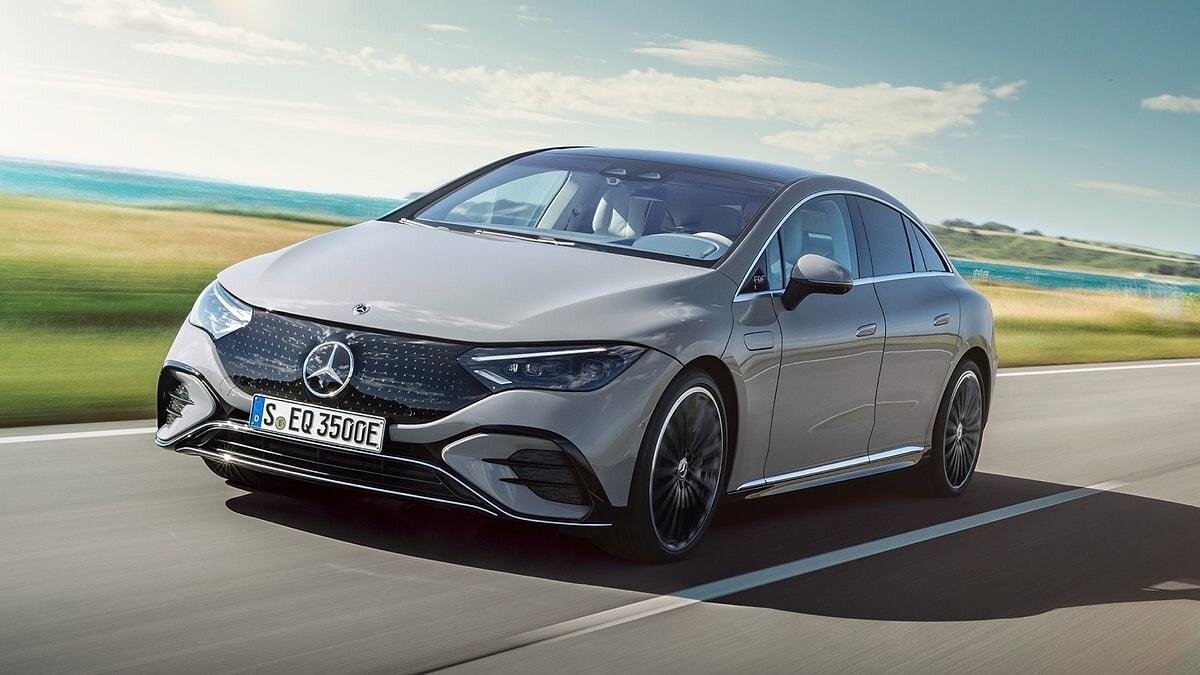 Mercedes EQE Fiyat Listesi Mayıs 2025<br><br>EQE 280 AMG Elektrik - 4.539.500 TL <br><br>EQE 350 4MATIC AMG - 5.201.000 TL<br><br>Mercedes-AMG EQE 53 4MATIC+ Performance - 7.030.500 TL