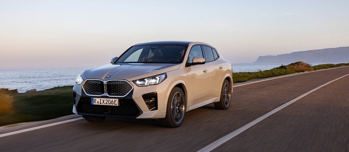 BMW iX2 Fiyat Listesi Mayıs 2025<br><br>BMW iX2 eDrive20 Sport Line Elektrik 3.058.000 TL <br><br>BMW iX2 eDrive20 M Sport Elektrik 3.376.600 TL