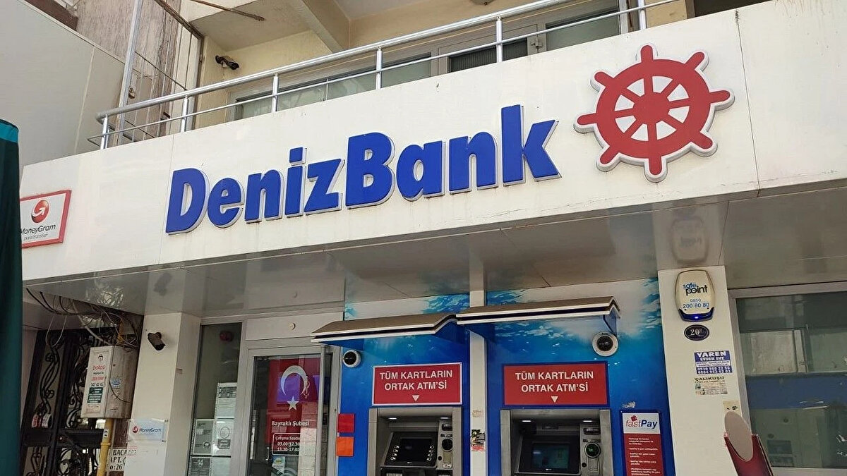 DENİZBANK EMEKLİ PROMOSYONU<br>Emeklilere 20.000 TL’ye Varan Nakit Promosyon!<br><br><br><br>Siz de Emekliyseniz, maaşınızı DenizBank‘tan alın 20.000 TL’ye varan nakit promosyon ve emeklilere özel sayısız ayrıcalıktan faydalanın.<br><br><br><br>12.000 TL ye varan nakit promosyona ilave olarak DenizBank’ta yeni hesap açan ve 3 yıl süre ile maaş alma sözü veren MobilDeniz, Kredi Kartı, Otomatik Fatura Talimatı ve Kredili Mevduat Hesabı ürünü sahibi emeklilere maaş tutarına göre 8.000 TL ye varan ek promosyon sunulmaktadır.<br><br>