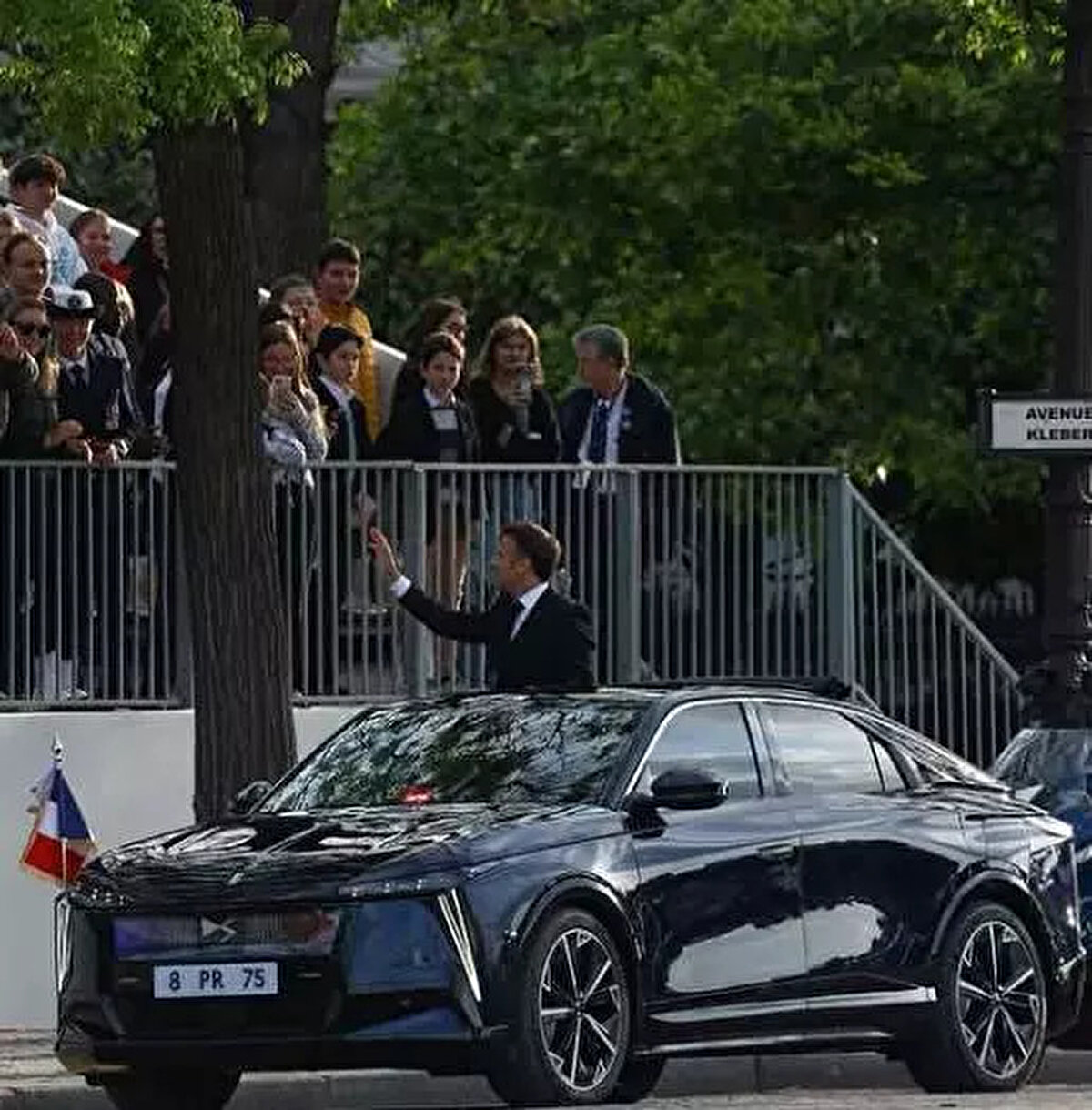 Açıklamada görüşlerine yer verilen DS Automobiles CEO'su Xaiver Peugeot, DS Automobiles modellerinin yaklaşık 70 yıldır Fransa Cumhurbaşkanlığı tarafından gururla kullanıldığını belirtti.<br><br>