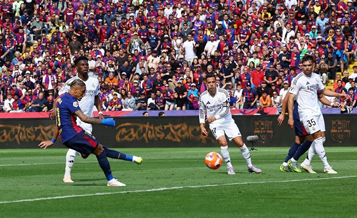 Büyük bir mücadeleye sahne olan ve birçok pozisyonun yaşandığı maçta kazanan taraf, 2-0 geriye düşmesine rağmen 4-3'ü bulan Barcelona oldu.