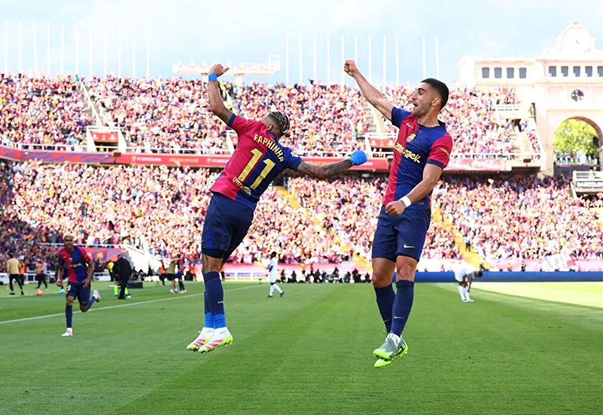 Real Madrid, 5 (P) ve 14. dakikalarda Kylian Mbappe'nin attığı gollerle durumu 2-0'a getirdi.<br><br>Barcelona'nın cevabı ise gecikmedi. Önce 19'da Eric Garcia, sonra ise 32'de Lamine Yamal'la skora denge geldi: 2-2!