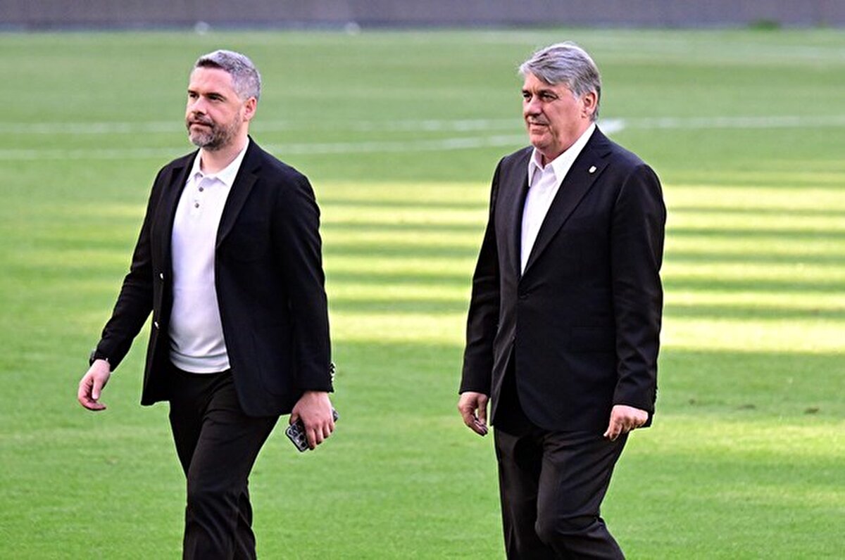 "Değerli kongre üyeleri, sadece 4 ay önce Beşiktaş'a sahip çıkarak, tarihin en yüksek oy sayısıyla bize bu göreve layık gördünüz. Bugün de bize olan güveni bir kez daha gösterdiniz. Beşiktaş için istikrar dediniz."