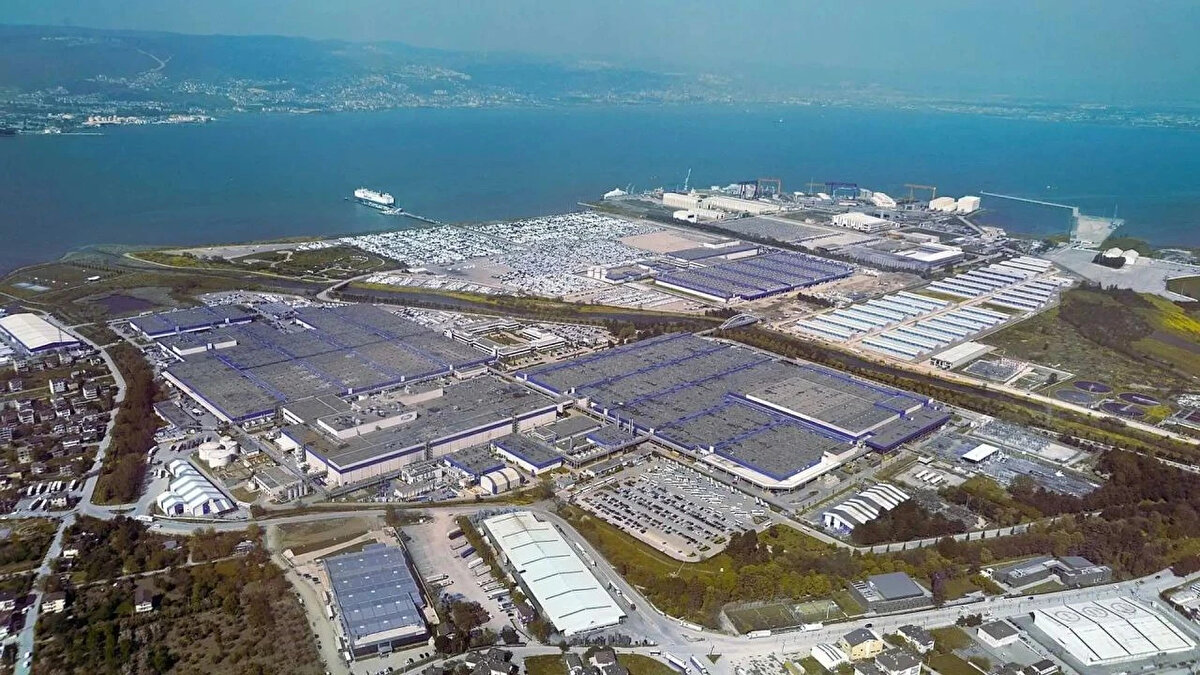 Ford Otosan Hisse Hedef Fiyat Güncellemeleri<br>Aracı KurumHedef FiyatTavsiyeDeğişim<br>Yapı Kredi Yatırım1456 TLAlDeğiştirmedi<br>Deniz Yatırım1391 TLAlDüşürdü<br>Ziraat Yatırım1455 TLAlDeğiştirmedi<br>Vakıf Yatırım1410 TLAlDüşürdü<br>Alnus Yatırım1340 TLAlDüşürdü<br>ICBC Yatırım1300 TLAlYükseltti<br>Şeker Yatırım1430 TLAlDüşürdü<br>İntegral Yatırım1295 TLDeğiştirmediDeğiştirmedi<br>