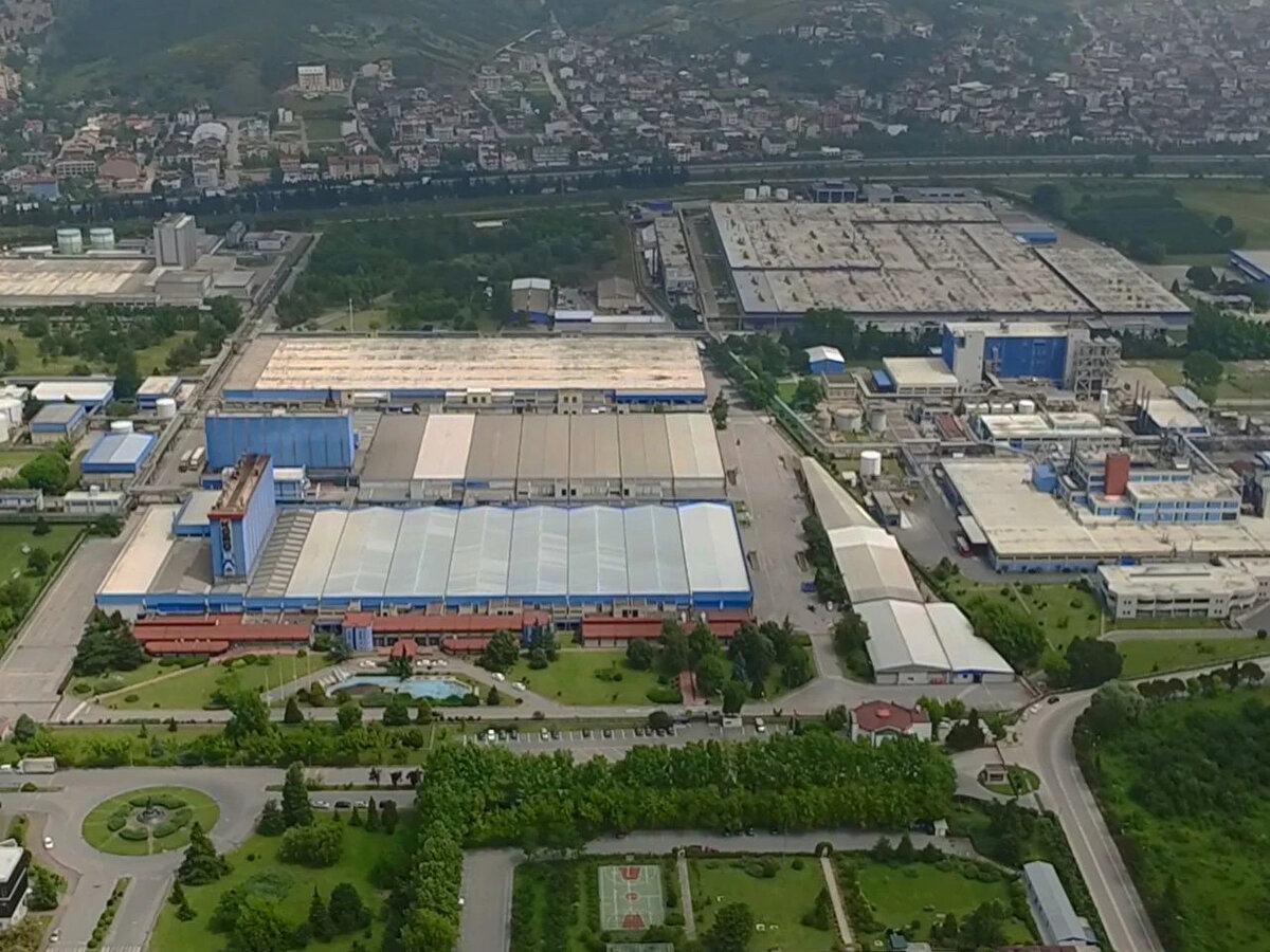 Kordsa Hisse Hedef Fiyat Güncellemeleri<br>Aracı KurumHedef FiyatTavsiyeDeğişim<br>Gedik Yatırım75,1 TLEndekse paralel getiriDeğiştirmedi<br>Deniz Yatırım77,3 TLTutDüşürdü<br>