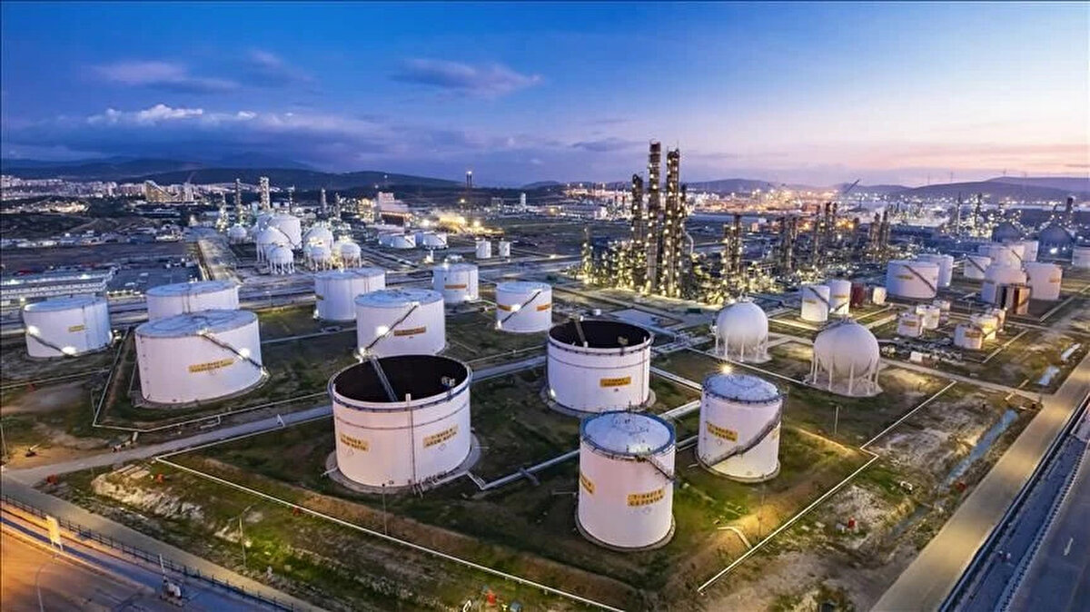 Petkim Hisse Hedef Fiyat Güncellemeleri<br>Aracı KurumHedef FiyatTavsiyeDeğişim<br>Gedik Yatırım22,5 TLEndekse paralel getiriDeğiştirmedi<br>Deniz Yatırım22 TLTutDeğiştirmedi<br>